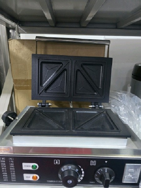 Electric 2compartment sandwich maker