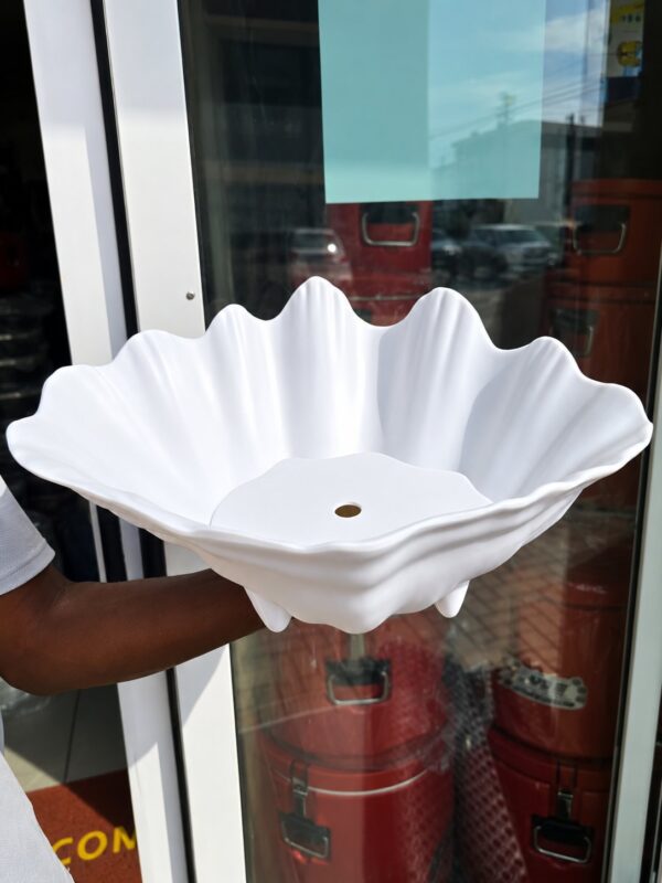 Shell salad white