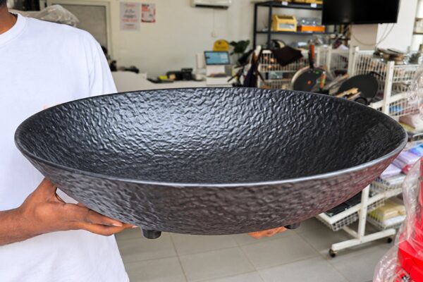 Black salad bowl with stand